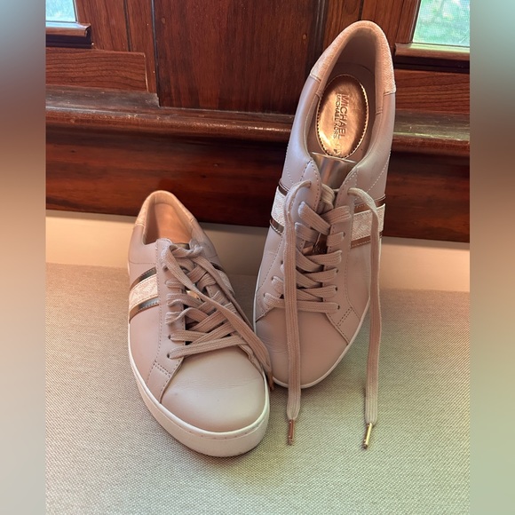 Michael Kors pink/rose gold leather sneakers - Picture 5 of 6
